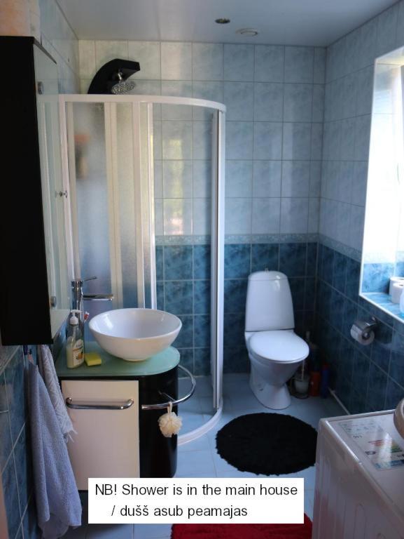 Cozy Summer House With Free Parking Near City Center & Beach Kuressaare Exterior photo